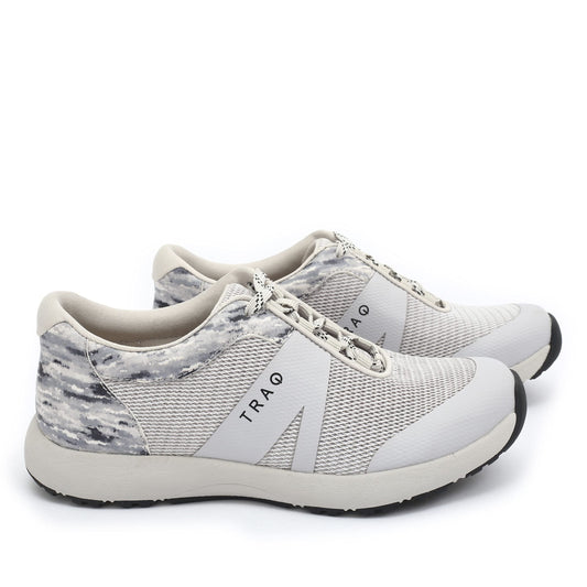 Alegria TRAQ Womens Intent 2 Cloudy Smart Walking Shoe 8-8.5 M US